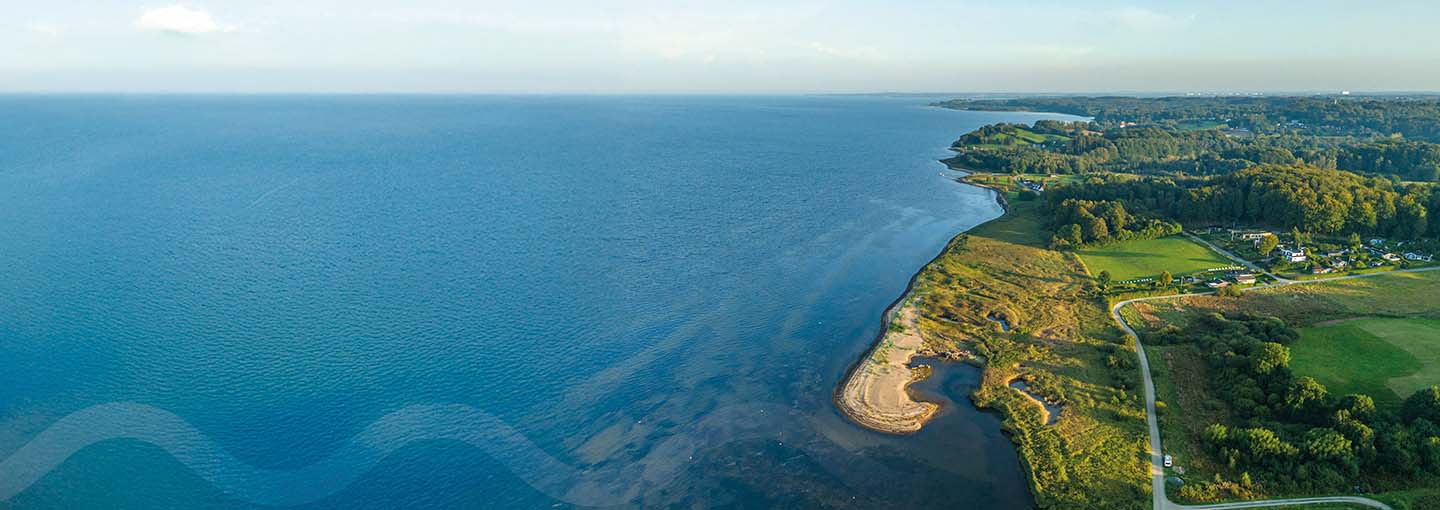 havet og kystlinje