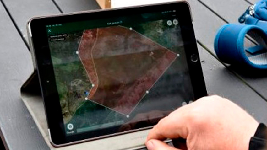 Placering og omfang af det virtuelle hegn og dyrenes placering kan nemt overvåges på IPad, telefon eller computer.