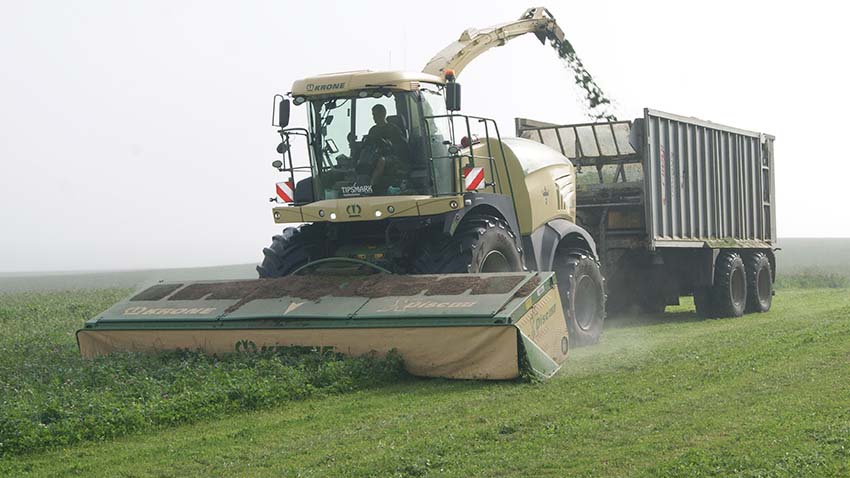 Finsnitter med 6,3 m helsædsbord og frakørselsvogn i SIWI-træk.