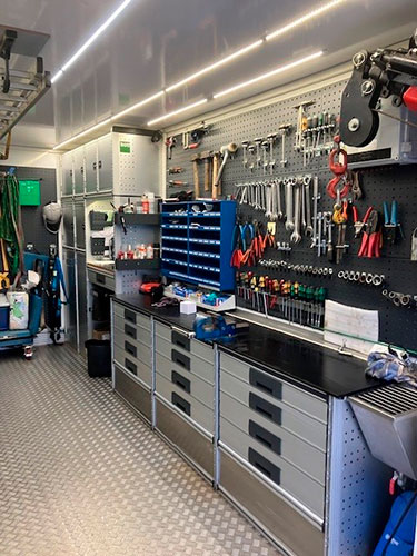 Lastbil fra firmaet LJM - Lind Jensen 