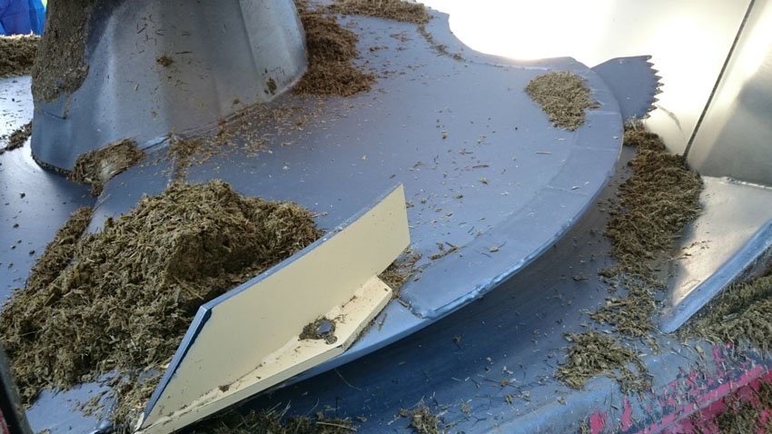 I en travl hverdag får alt for mange ikke skiftet knive og sneglesko rettidigt. En fast systematisk plan for vedligehold kan derfor være en hjælp