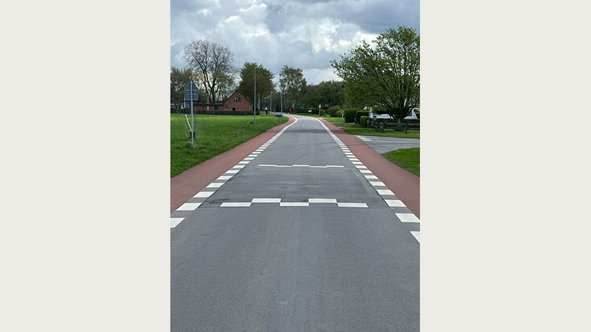 God udformning af vejbump med en midterflade på ca. 2 x 2 m, og en højde på 12 cm