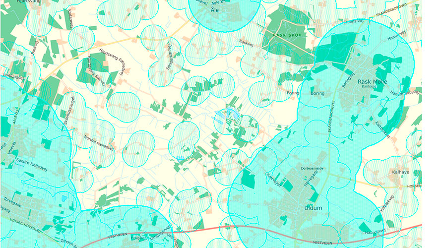 Her er enkeltboliger og byzoner tillagt buffere, der viser den påkrævede afstand for slagtesvinestalden med den mest lugtreducerende teknologi.