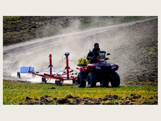tTEM udstyret spændt efter en ATV