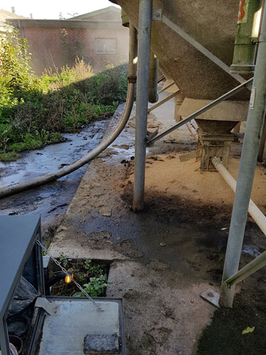 Mangel på rengøring med fare for gennemtæring af ben.